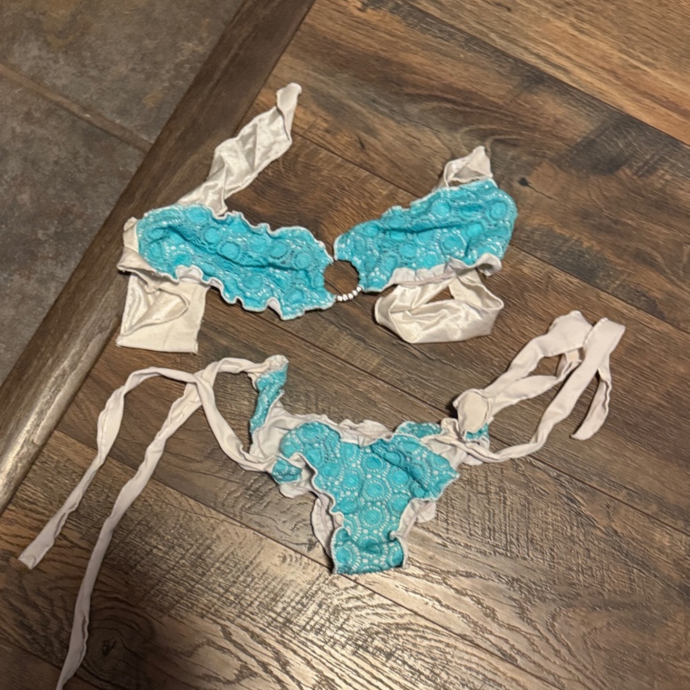 iHeartRaves Turquoise & Cream Lace Bikini Set